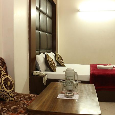 Hotel Maharaja Дели Экстерьер фото