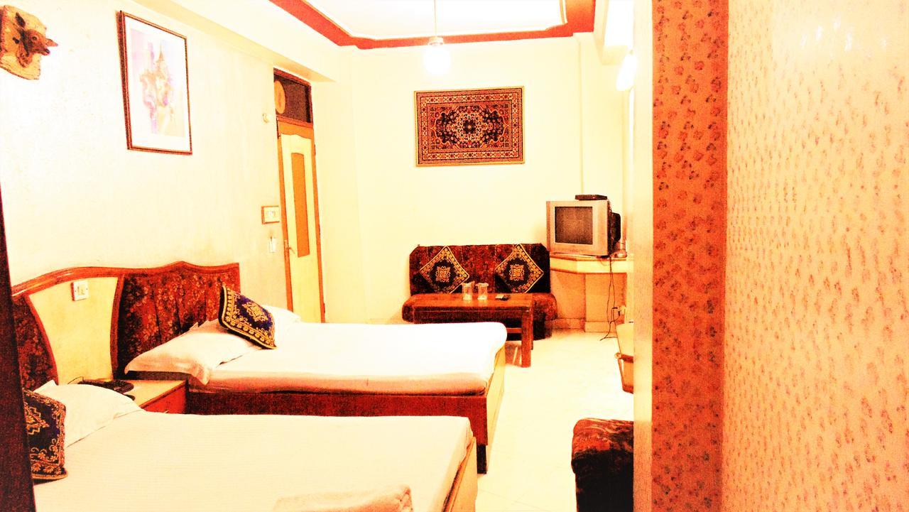 Hotel Maharaja Дели Экстерьер фото