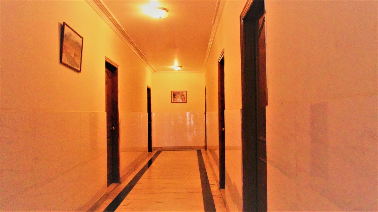 Hotel Maharaja Дели Экстерьер фото