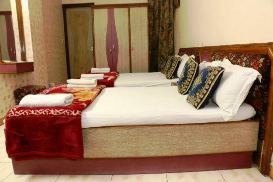 Hotel Maharaja Дели Экстерьер фото
